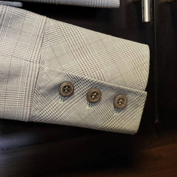 Liz Claibone Ladies Blazer - Picture 2 of 11